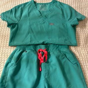 FIGS LIMITED EDITION XS TOP | S JOGGERS